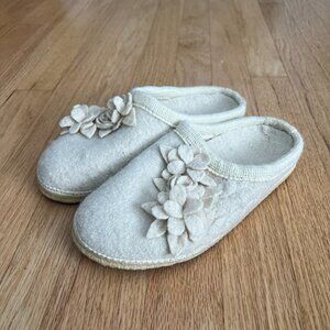 Garnet Hill x Haflinger Charisma Cream Wool Floral Slippers Women's Size 6